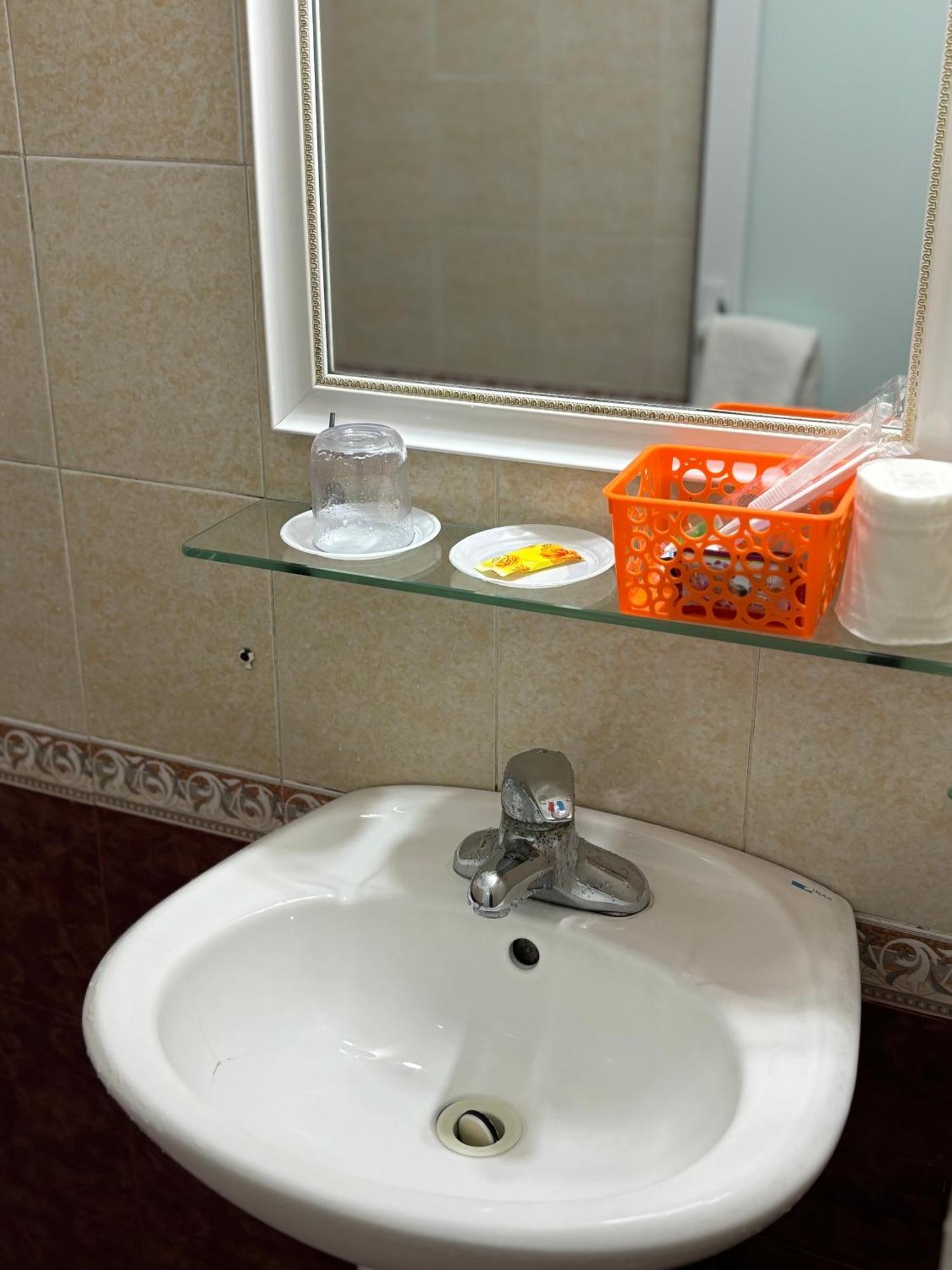 Nhà Nghỉ Thành Thu Hanoï Extérieur photo